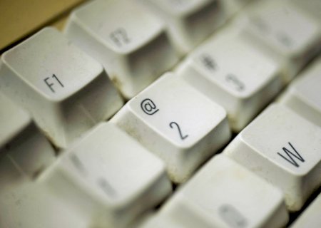 STF debate retirada de conteúdos ofensivos da internet.