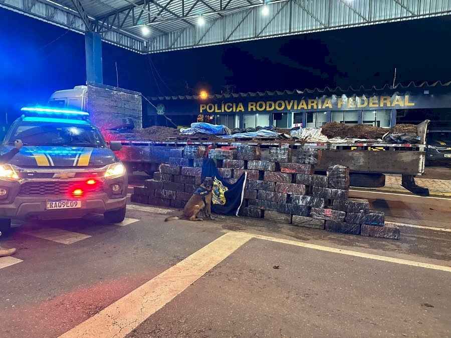 PRF apreende em MT caminhão de Dourados com uma tonelada de droga.