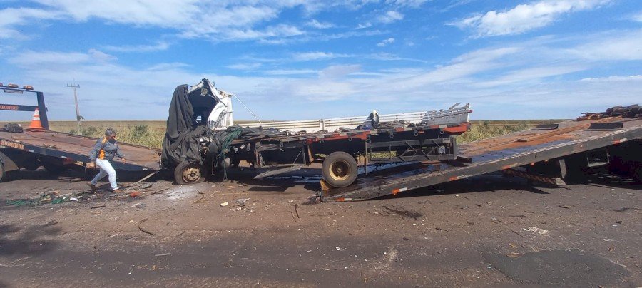Nova Andradina: Condutor de caminhão que se envolveu em acidente com ônibus morre no Hospital Regional