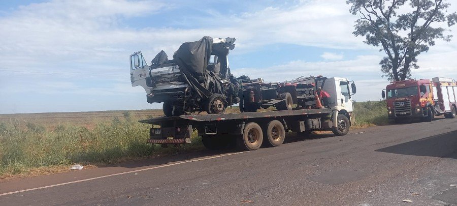 Nova Andradina: Condutor de caminhão que se envolveu em acidente com ônibus morre no Hospital Regional