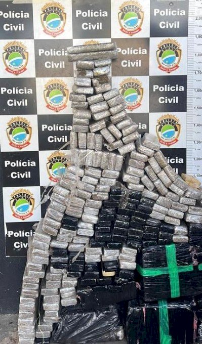 Indivíduo tenta fugir da Polícia Civil e capota veículo carregado de maconha