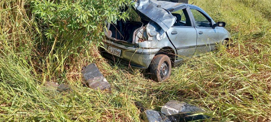 Indivíduo tenta fugir da Polícia Civil e capota veículo carregado de maconha