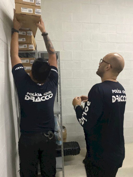 Polícia apreende 28 fuzis em ação contra empresa suspeita de venda irregular de armas em Dourados