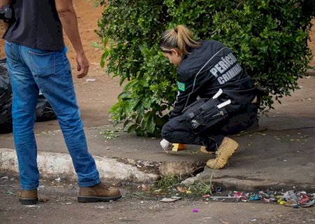 Homem atira na cabeça e mata rapaz que estava com ex em conveniência.