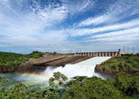 Itaipu reúne prefeitos do PR e MS para lançamento do programa Itaipu Mais que Energia