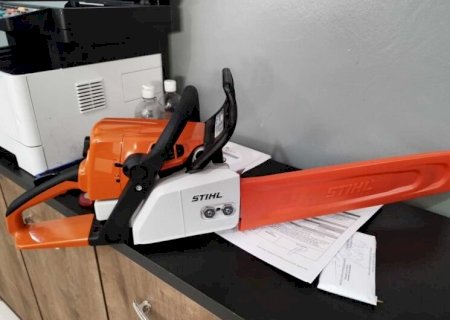 Homem invade empresa rouba item, danifica carros e vai preso.