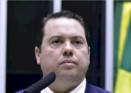 Oposição quer suspender envio de R$ 700 milhões para reforma agrária