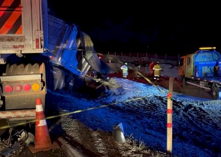 Batida entre ônibus e carreta deixa 11 mortos e mais de 40 feridos na BR-163