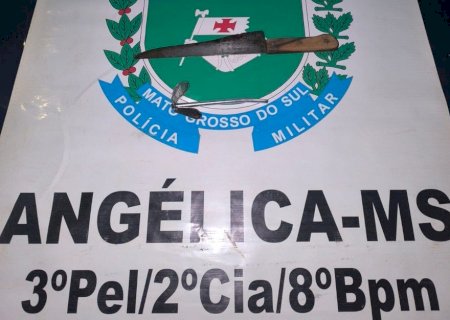 Angélica - Polícia Militar detém jovem e apreende adolescente por porte ilegal de arma