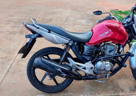 Nova Andradina - Polícia Militar apreende moto e motociclista por direção perigosa