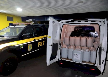 PRF apreende 700 litros de agrotóxicos em Nova Andradina