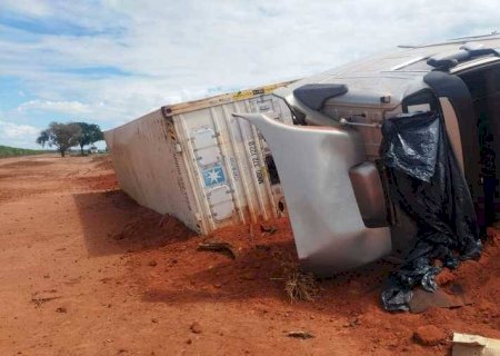 Motorista sai ileso de acidente na MS-480, em Anaurilândia