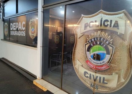 Mulher é arremessada na parede, quebra braço e fica com fratura exposta durante agressão do marido