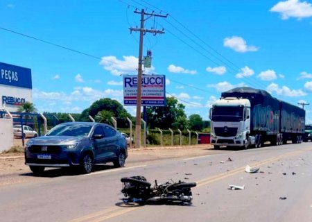 Motociclista morre ao colidir frontalmente com carreta na área urbana da BR-262