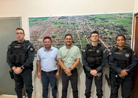 Comandante do 8º BPM fortalece diálogo institucional em visita ao prefeito e ao presidente da Câmara de Angélica