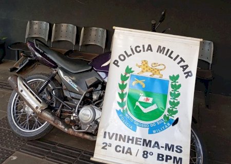 Ivinhema - Polícia Militar flagra motociclista sem habilitação realizando manobras perigosas