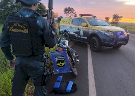 PMR apreende drogas após fuga em bloqueio na MS-141