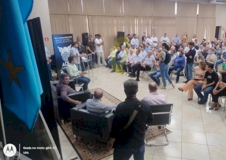 Programa Regularize Já é destaque em reunião com governador Eduardo Riedel na ACED em Dourados