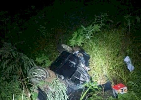 Ao desviar de animal, motorista capota veículo na BR-262