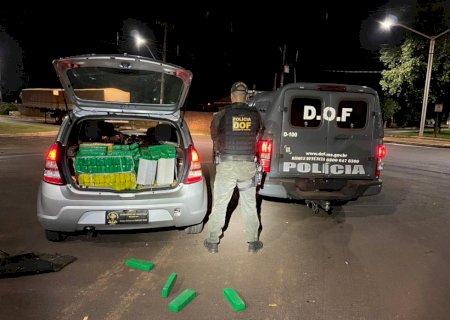 DOF apreende veículo com carga de maconha e skunk