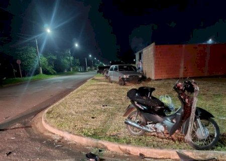 Motociclista fica em estado grave ao ser atingido por carro; motorista foi preso por omissão de socorro