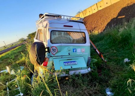 Casal morre em colisão entre Kombi e carreta na rodovia BR-163