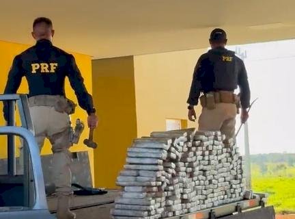 Ivinhema: PRF intercepta caminhonete e apreende 337 kg de maconha na BR-376