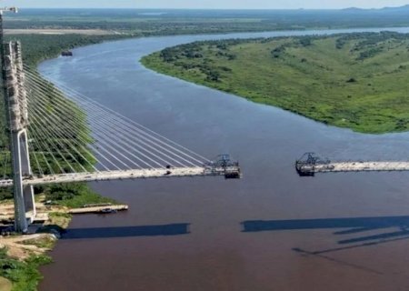 Ponte internacional da Rota Bioceânica está a 46 metros da conclusão da estrutura central