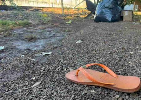 Homem de 60 anos de idade é assassinado com golpe de faca no peito,  em bar