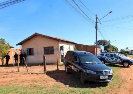 Homem é morto ao atacar policiais com facão durante ocorrência