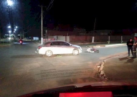 Ivinhema - Acidente entre carro e bicicleta deixou uma vítima ferida no bairro Vitória