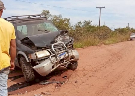 Homem morre após acidente entre dois veículos na MS -345