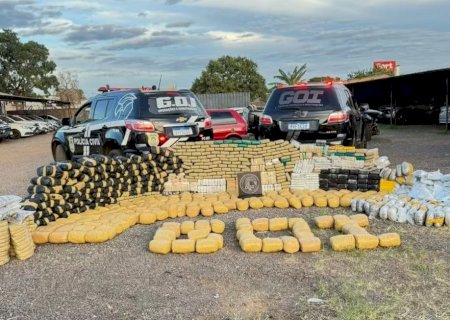 Policial espreita muro, encontra quase 1 tonelada de drogas e prende foragido