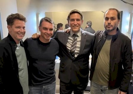 “Onde Foi Parar os 61 Milhões?”: produtor de filme sobre Bolsonaro, Mário Frias afirma que Flávio Bolsonaro “não tem qualquer sociedade na obra”