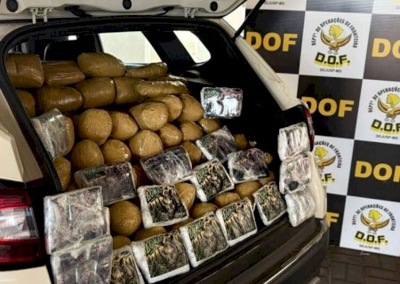 Homem é preso com R$ 1,5 milhão em drogas e carro furtado na MS - 162