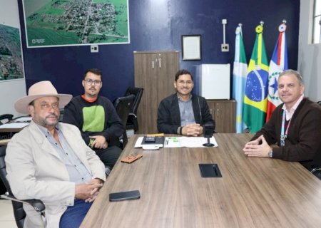 Prefeitura discute implantação da Sala do Empreendedor e criação da cidade Empreendedora