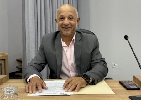 Gerson da Saúde solicita instalação de torneira elétricas nas cozinhas das escolas municipais e patrolamento da Av: Joaquim Bernardes dos Santos