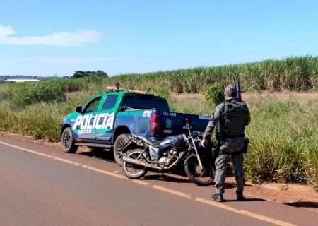 PMA recupera motocicleta furtada em Ivinhema abandonada às margens da MS-290