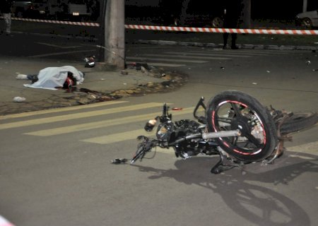 Motociclista morre em acidente envolvendo carro e moto