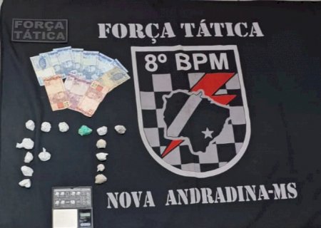 Ivinhema - Polícia Militar conduz homem de 36 anos para delegacia por tráfico de drogas no bairro Triguina