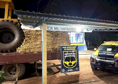 Polícia Militar Rodoviária apreende quase novecentos quilos de maconha, em pneus de trator na MS - 156