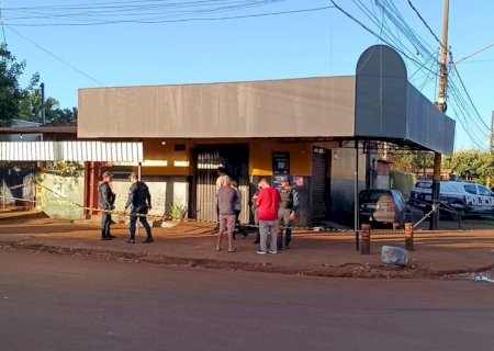 Homem é encontrado morto dentro de comércio com as mãos amarradas