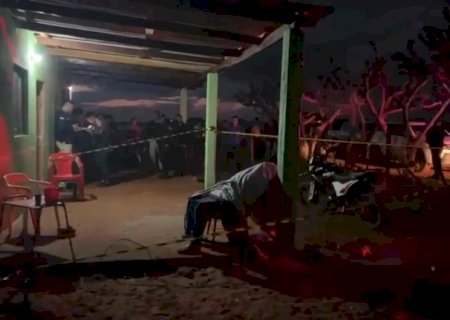 Execução a tiros deixa homem morto na varanda de casa na fronteira em Ponta Põra