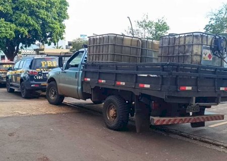 Maconha apreendida em tanques na carroceria de veículo pesou mais de 2 toneladas