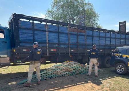 Caminhoneiro é preso com quase 200 quilos de cocaína escondida embaixo da gaiola na BR-262